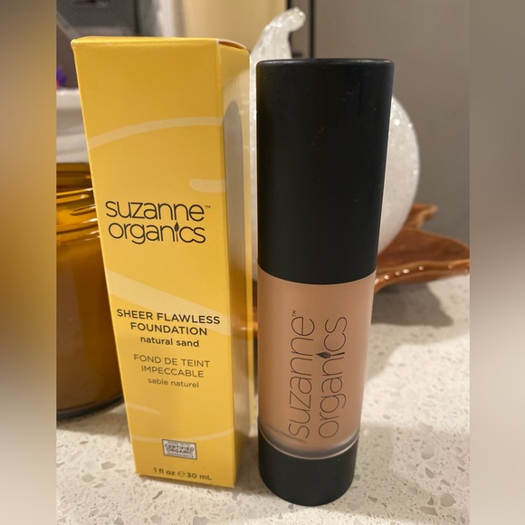 SUZANNE SOMERS Flawless Foundation organic in Natural Sand. Pump bottle 1 oz. - Picture 1 of 7